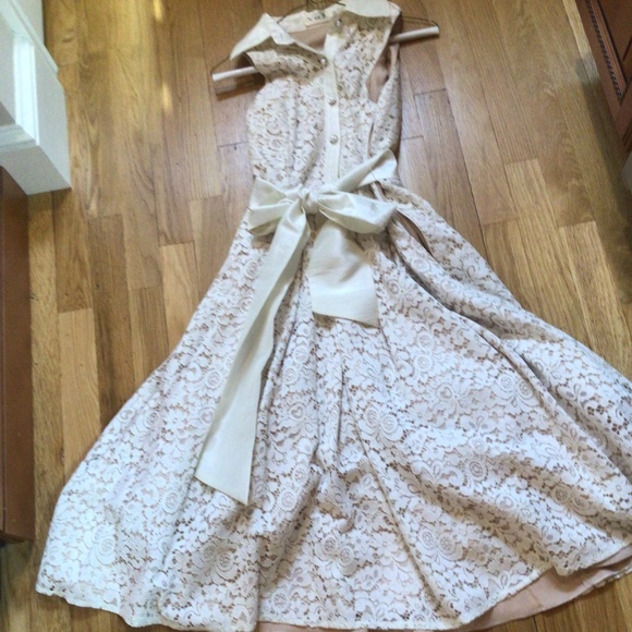 For Nordstrom by Eliza J Cream Lace Dress nude satin lining sz 2 - Picture 3 of 13